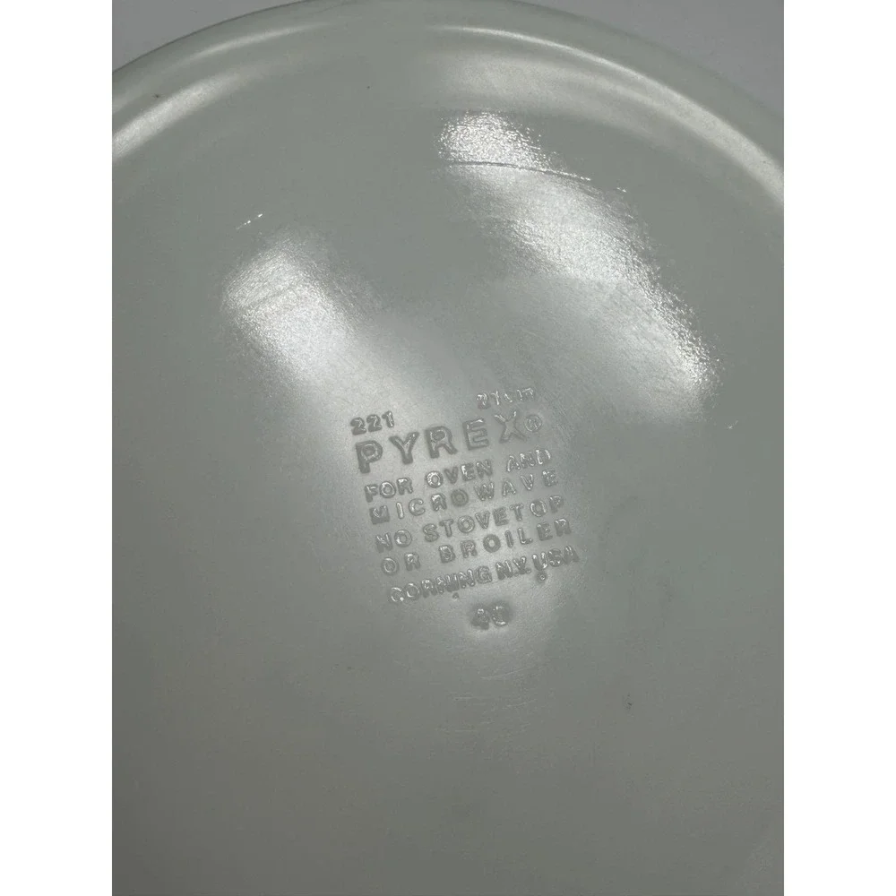 Vintage Pyrex 221 White Milk Glass Round Pan Baking Dish 8.25 inch 1.5 Quart